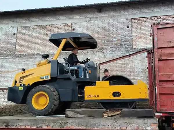 6吨压路机发车现场